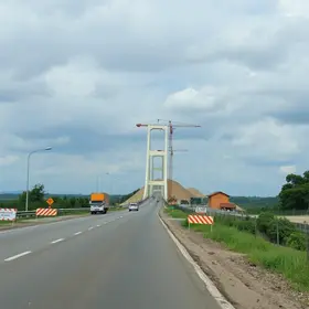interdição da ponte entre Goiás e Minas